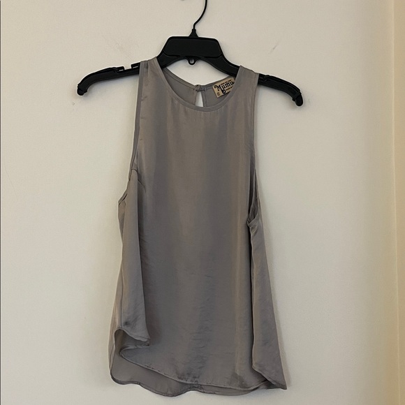 Show Me Your MuMu Tops - ✨🩶 Show Me Your MuMu Silver Sleeveless Tank Top – Size Small 🩶✨